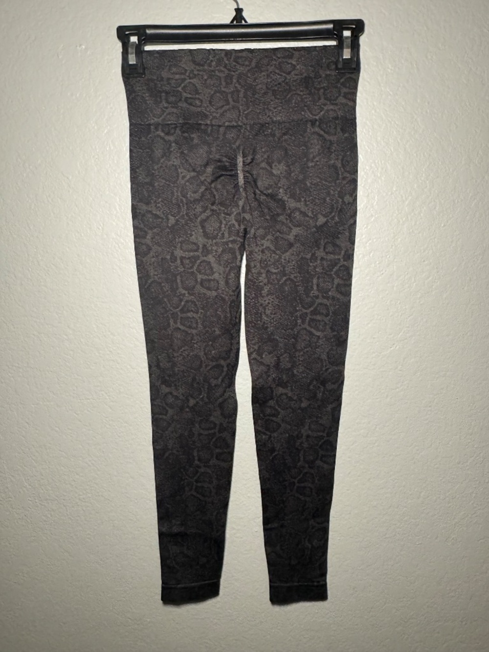 Gymshark Leopard Print Black Seamless Leggings - Picture 6 of 9